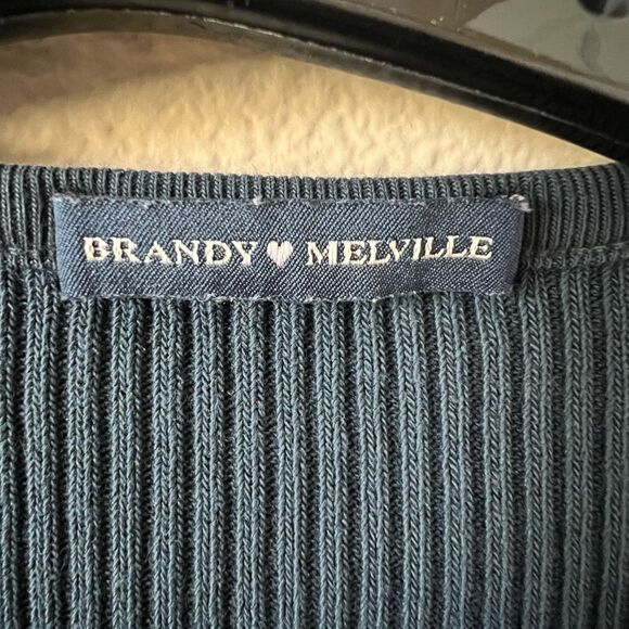 Brandy Melville Ribbed Split Neck Sweater Crop Top - Picture 3 of 7